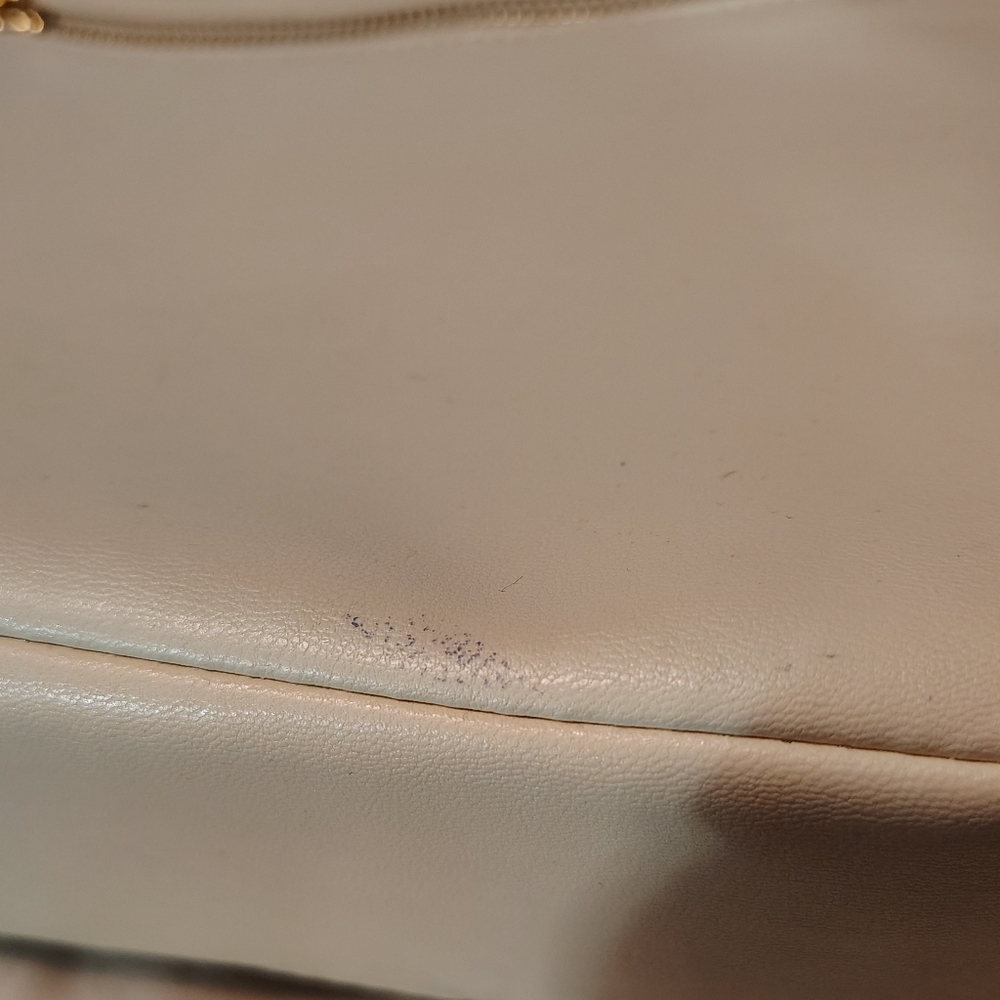 New With Tags Elegant Valentino Orlandi Cream Quilted Handbag - Picture 7 of 7